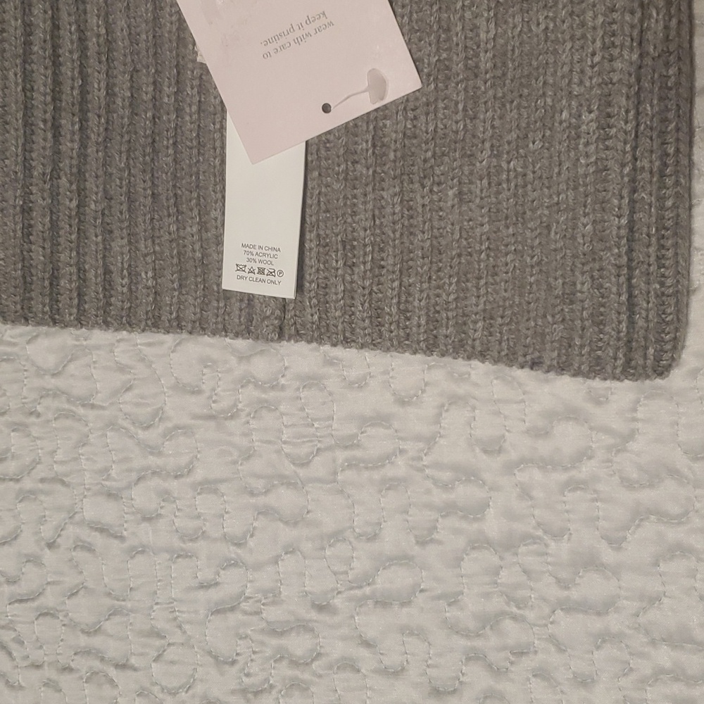 NWT  KATE SPADE  KNIT  BEANIE  WITH  FAUX  PEARLS - Picture 6 of 6